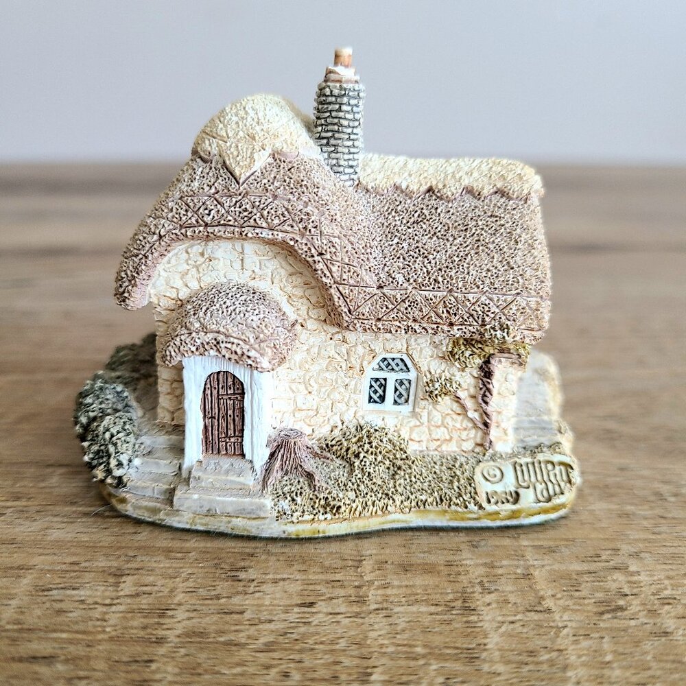 Vintage Lilliput Lane ''Chine Cot'' 1989 Cottage Mini House.